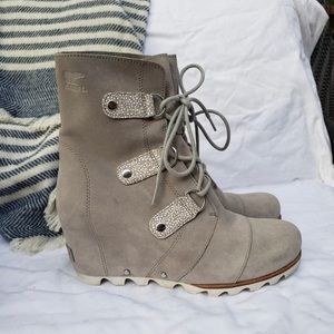 Sorel Joan of Arctic Wedge Mid boots